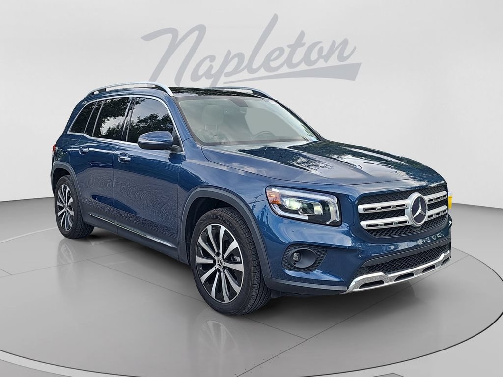 Used 2023 Mercedes-Benz GLB 250 4MATIC w/ Premium Package image 8