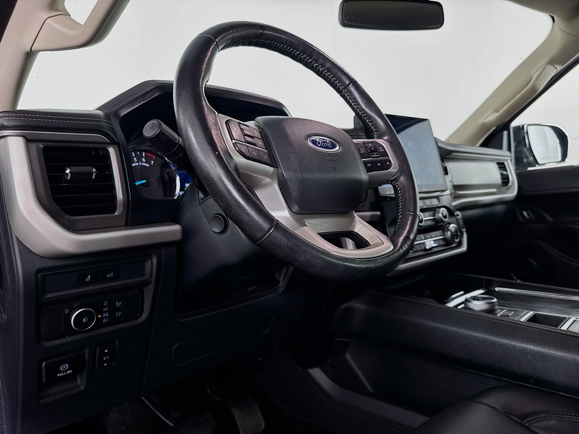 Used 2022 Ford Expedition Max XLT image 22