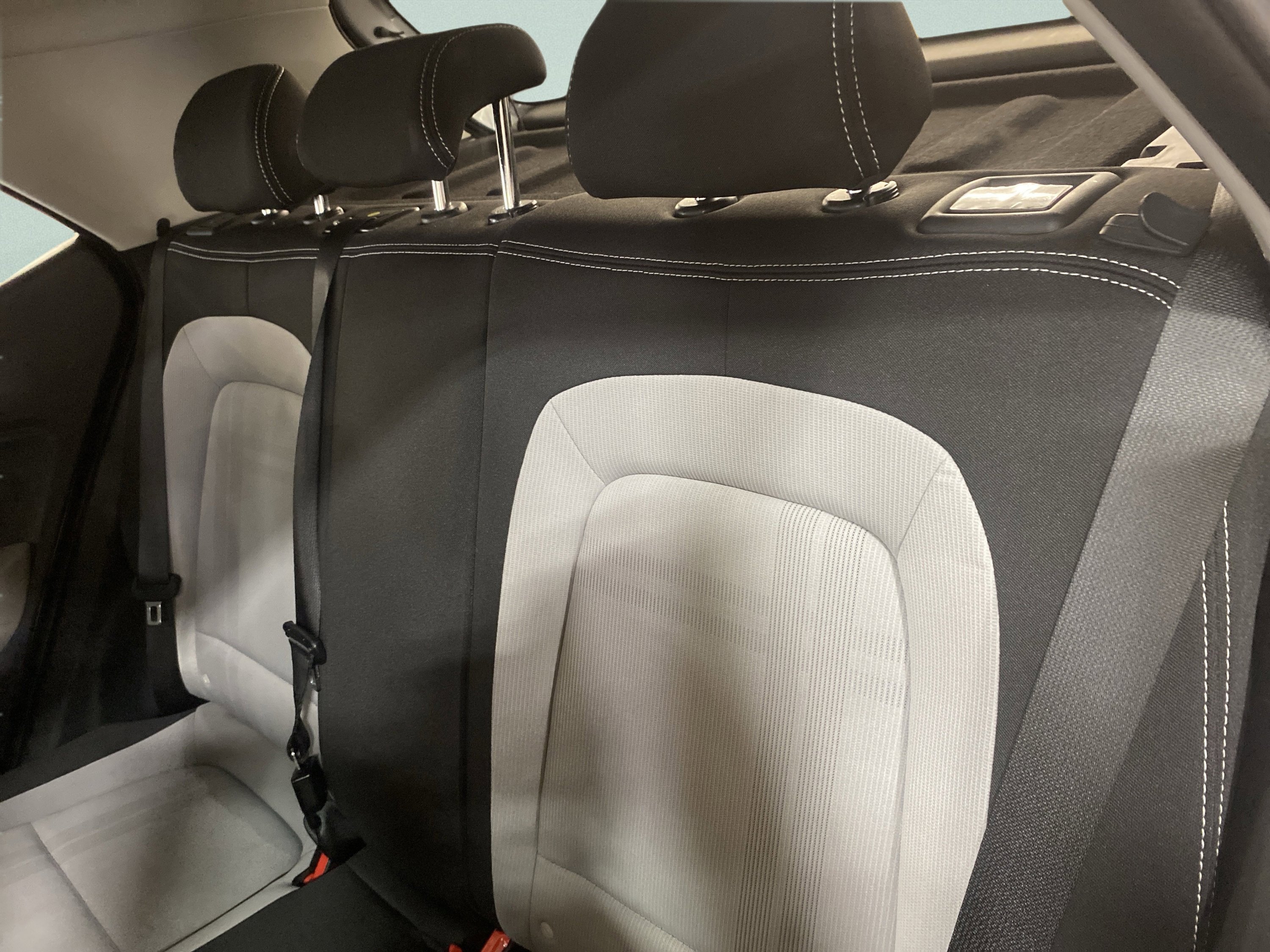 Used 2023 Hyundai Venue SEL image 11