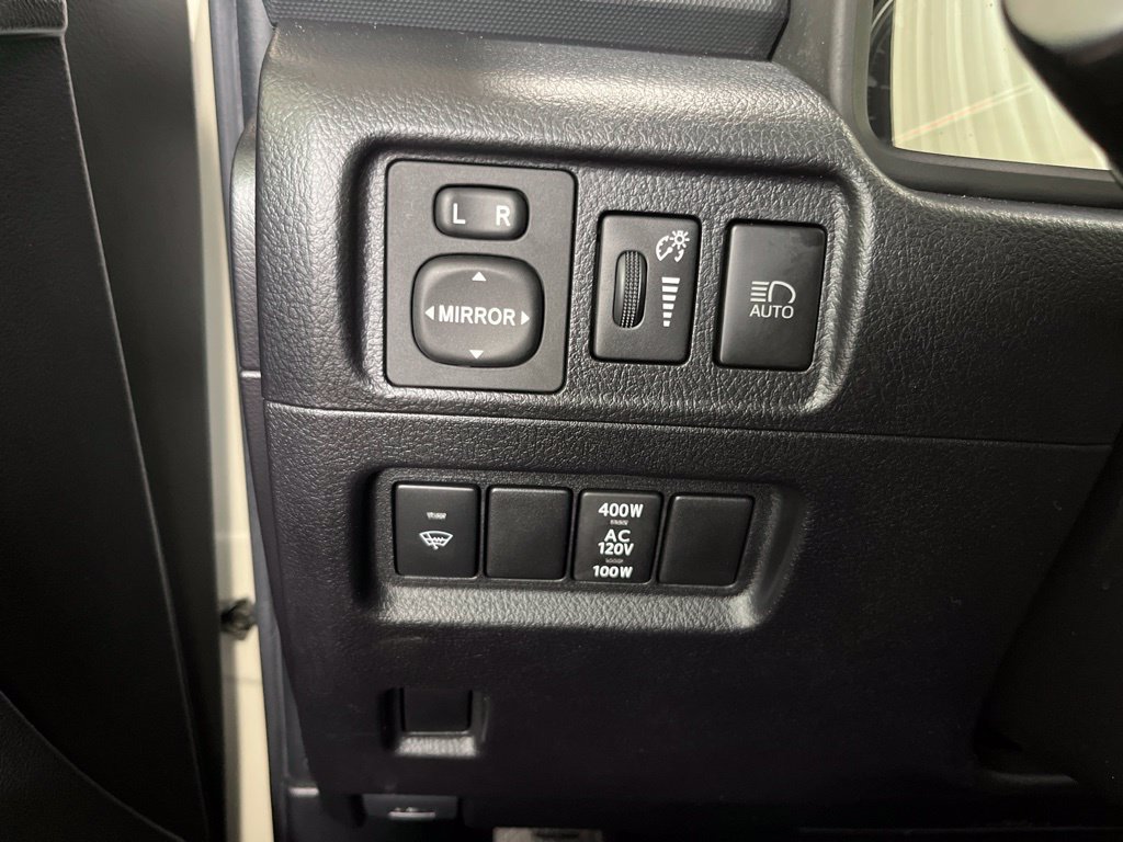 Used 2021 Toyota 4Runner Venture w/ Moonroof Package AWD/4WD image 15