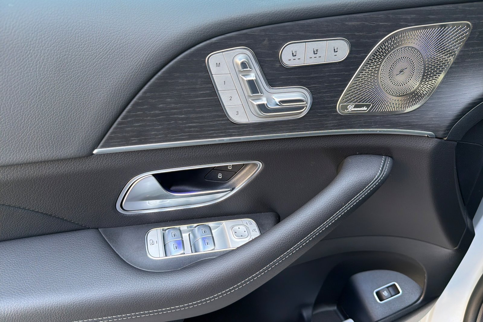New 2026 Mercedes-Benz GLS 450 4MATIC image 10