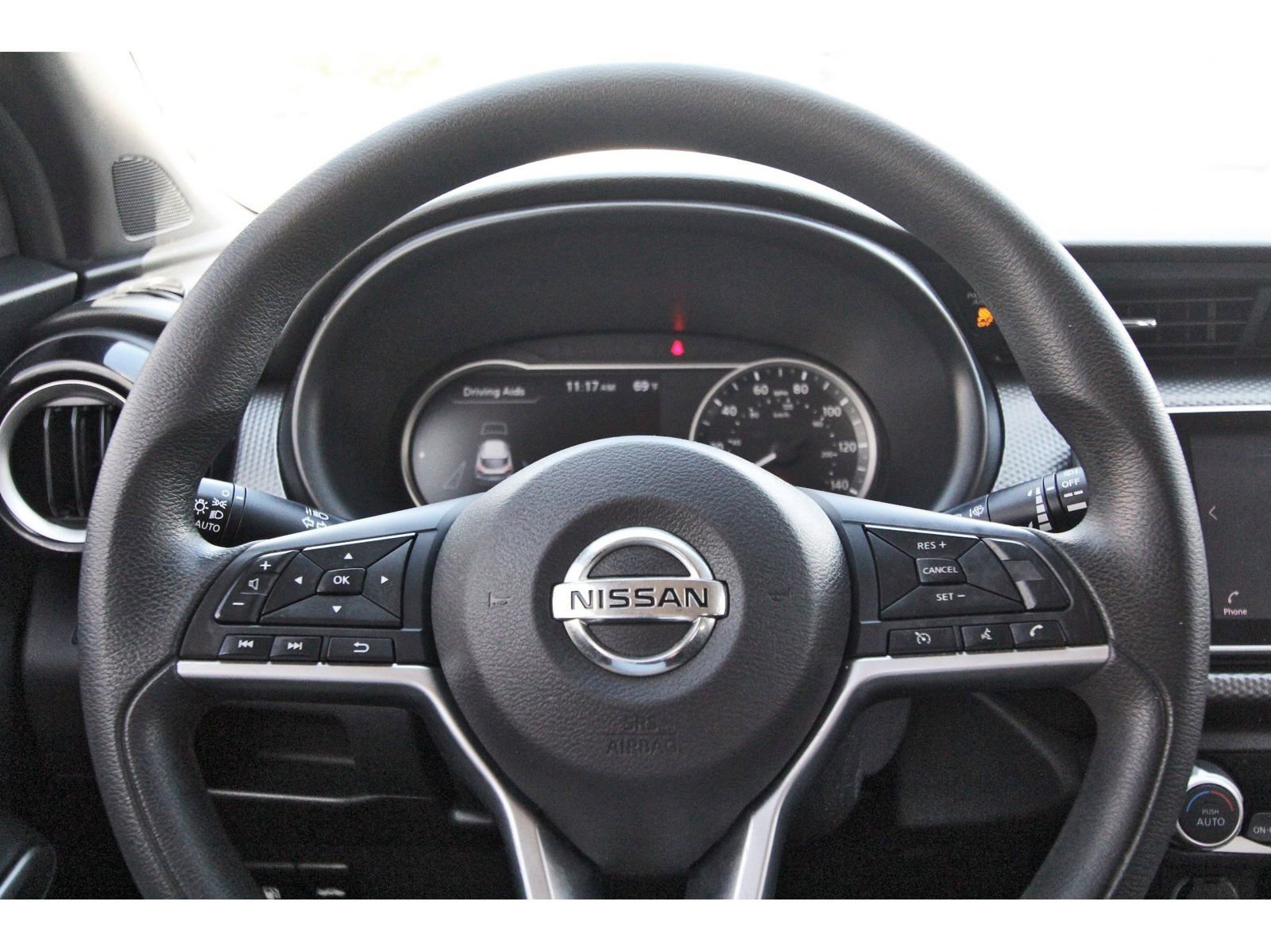 Used 2019 Nissan Kicks SV image 13