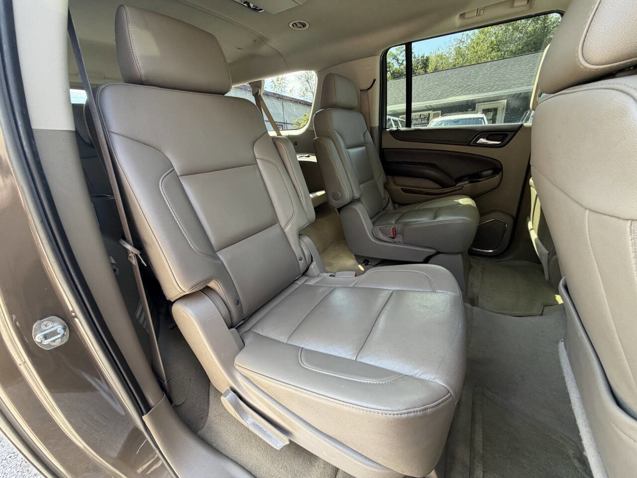 Used 2016 Chevrolet Suburban LT image 21