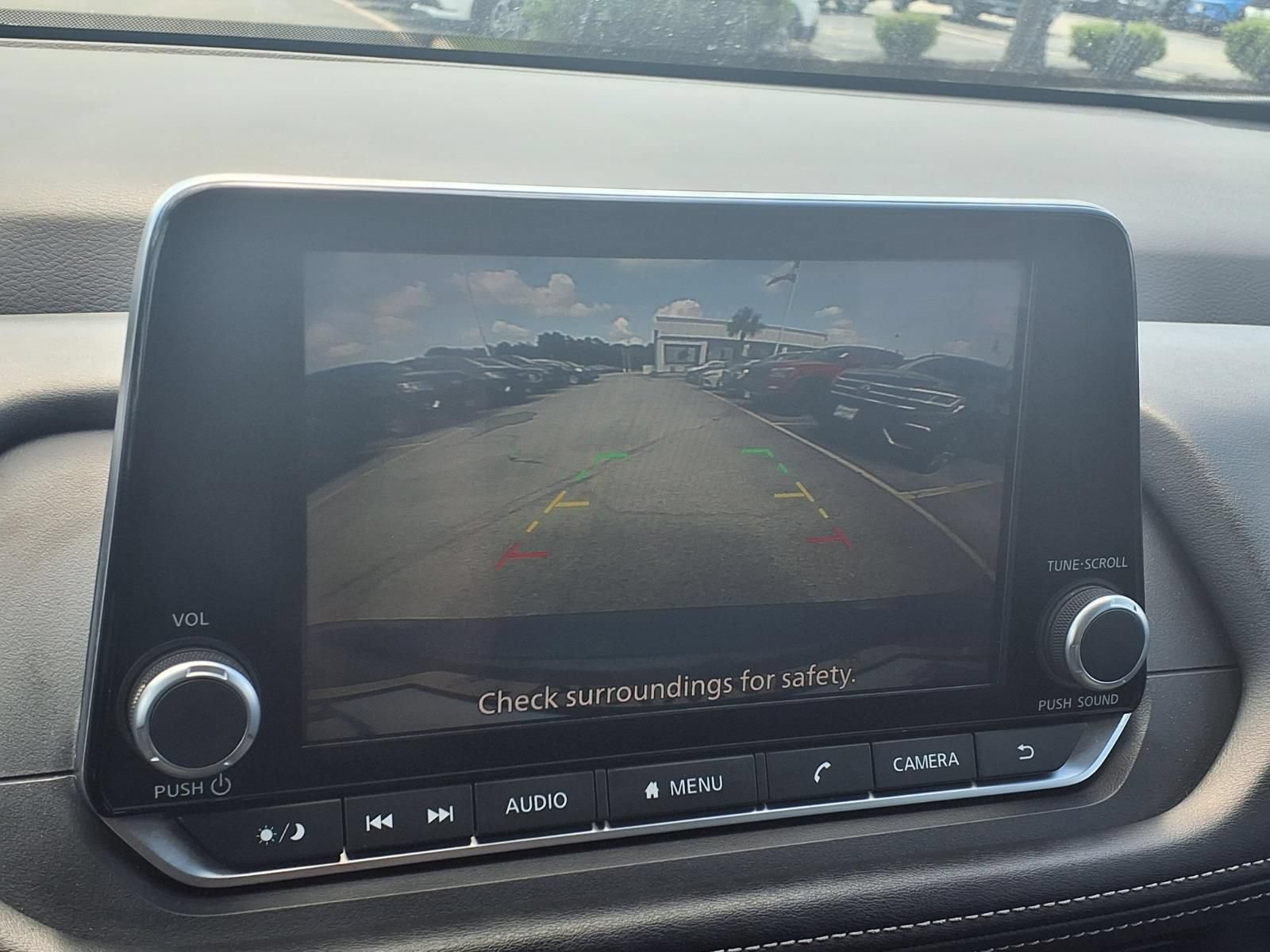 Used 2025 Nissan Rogue SV AWD/4WD image 4