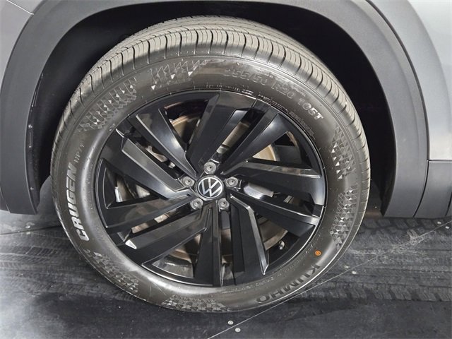 Used 2023 Volkswagen Atlas Cross Sport SE w/ Black Wheel Package image 12
