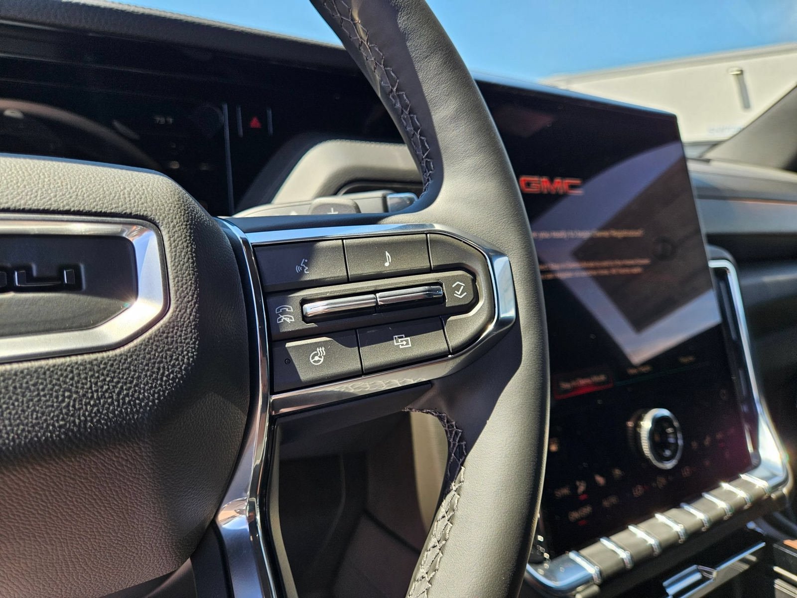 New 2026 GMC Yukon Denali AWD/4WD image 13