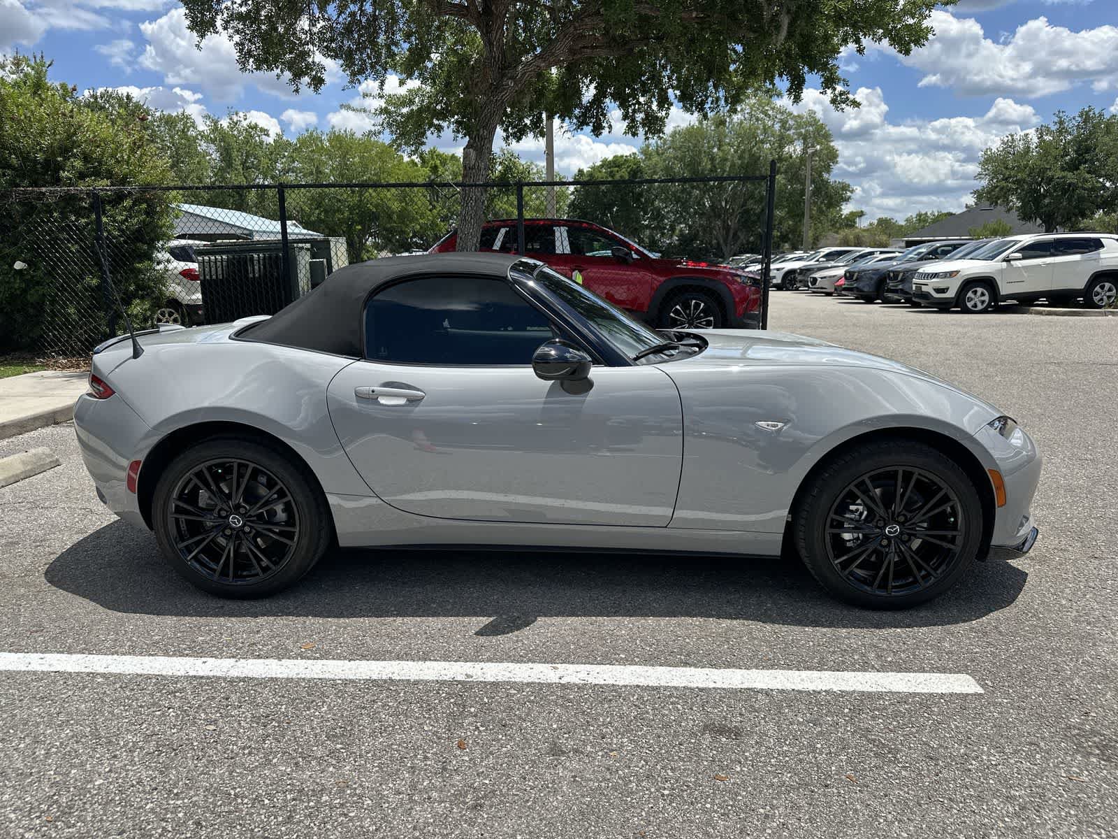 Used 2025 MAZDA MX-5 Miata Club w/ Interior Package RWD image 9
