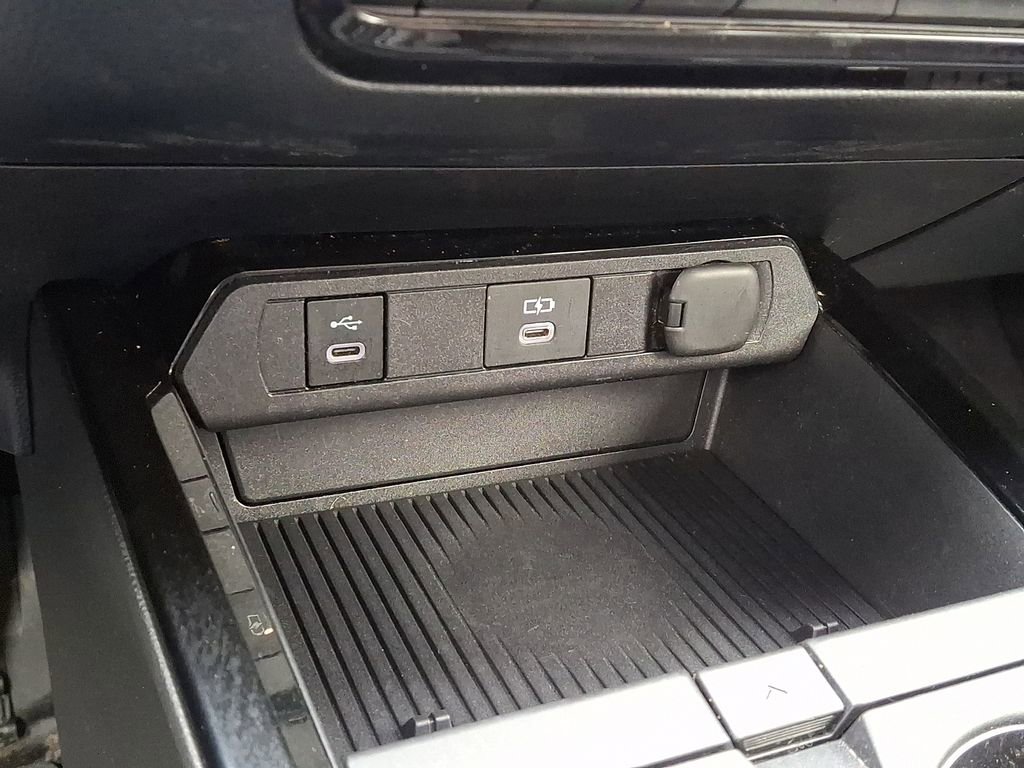 Used 2023 Toyota Prius LE image 25