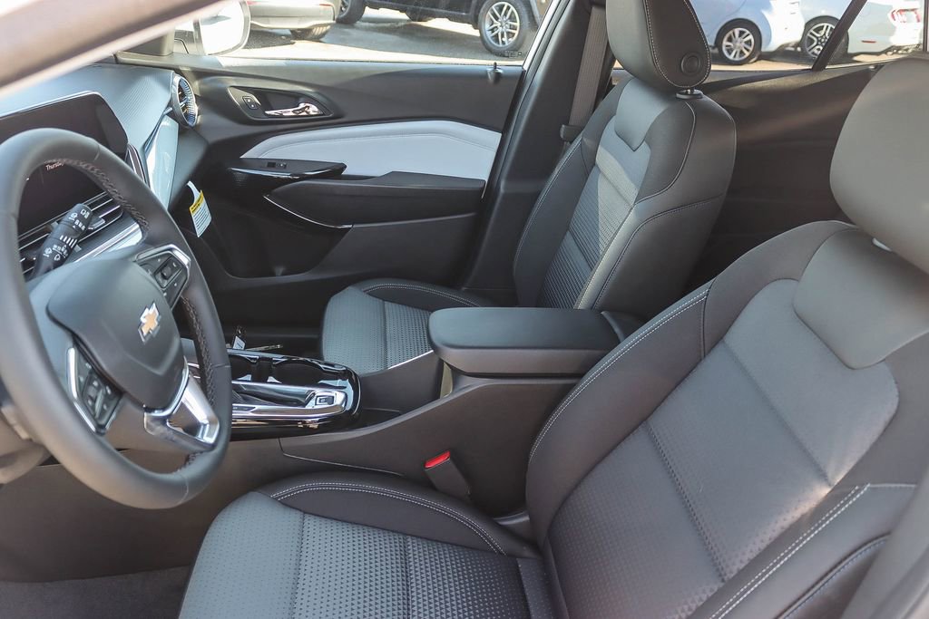 Used 2026 Chevrolet Trax LT w/ Driver Confidence Package image 16