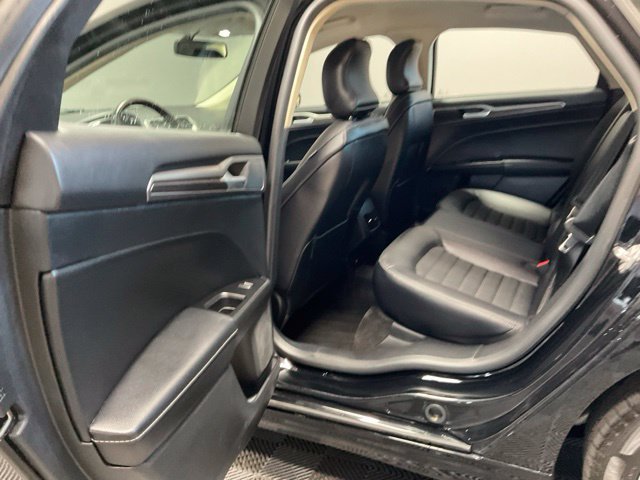 Used 2018 Ford Fusion Energi SE FWD image 18