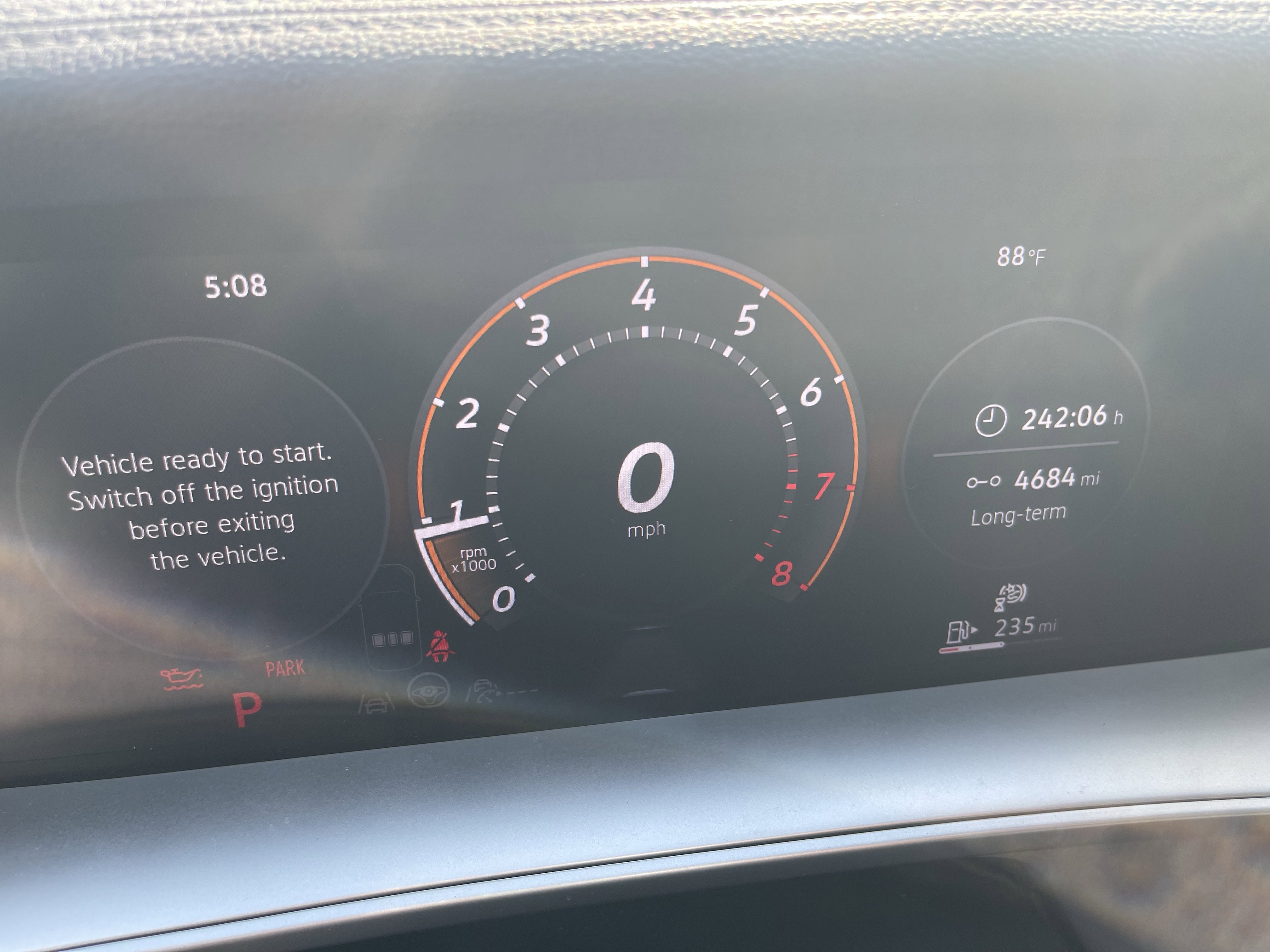 Used 2025 Volkswagen Tiguan SE FWD image 12