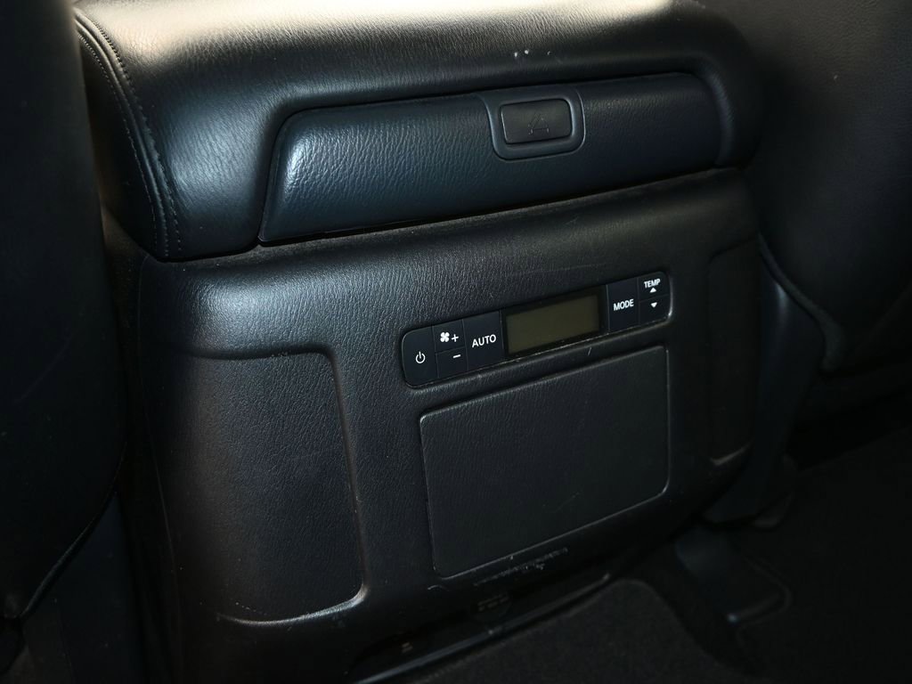 Used 2024 Nissan Armada SL w/ Captain's Chairs Package image 14