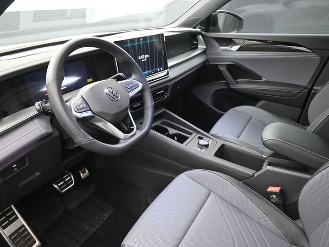 New 2026 Volkswagen Tiguan SE R-Line image 18