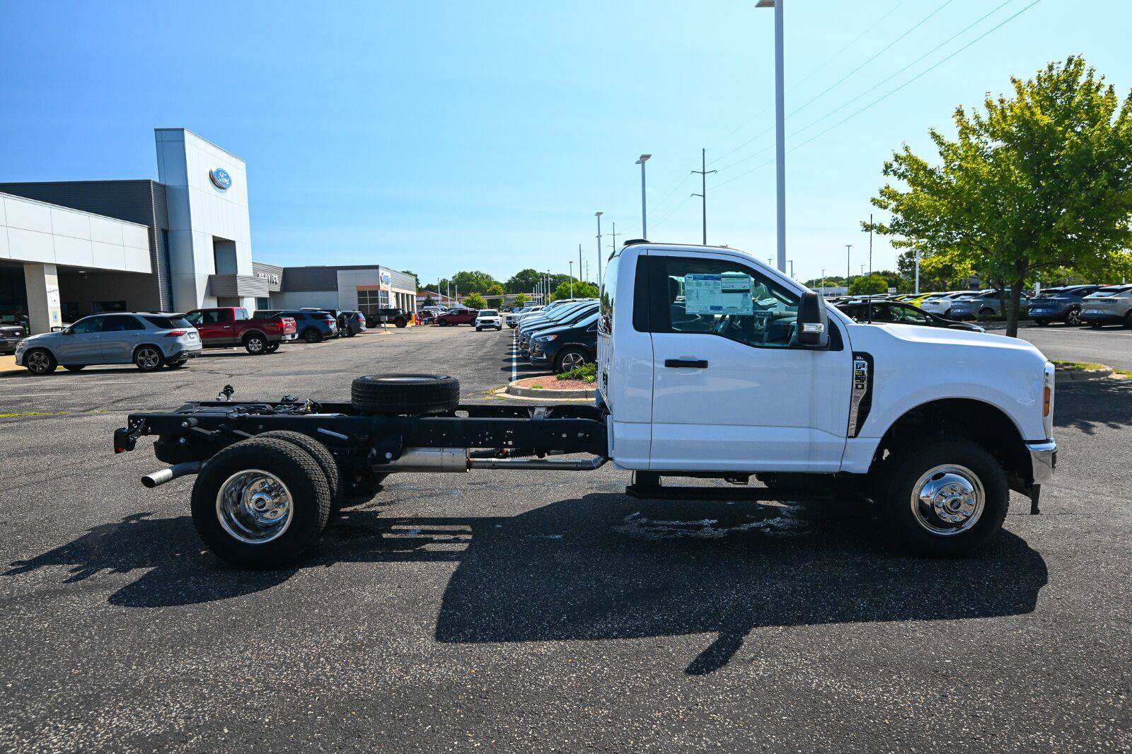 New 2026 Ford F350 XL w/ XL Chrome Package AWD/4WD image 3