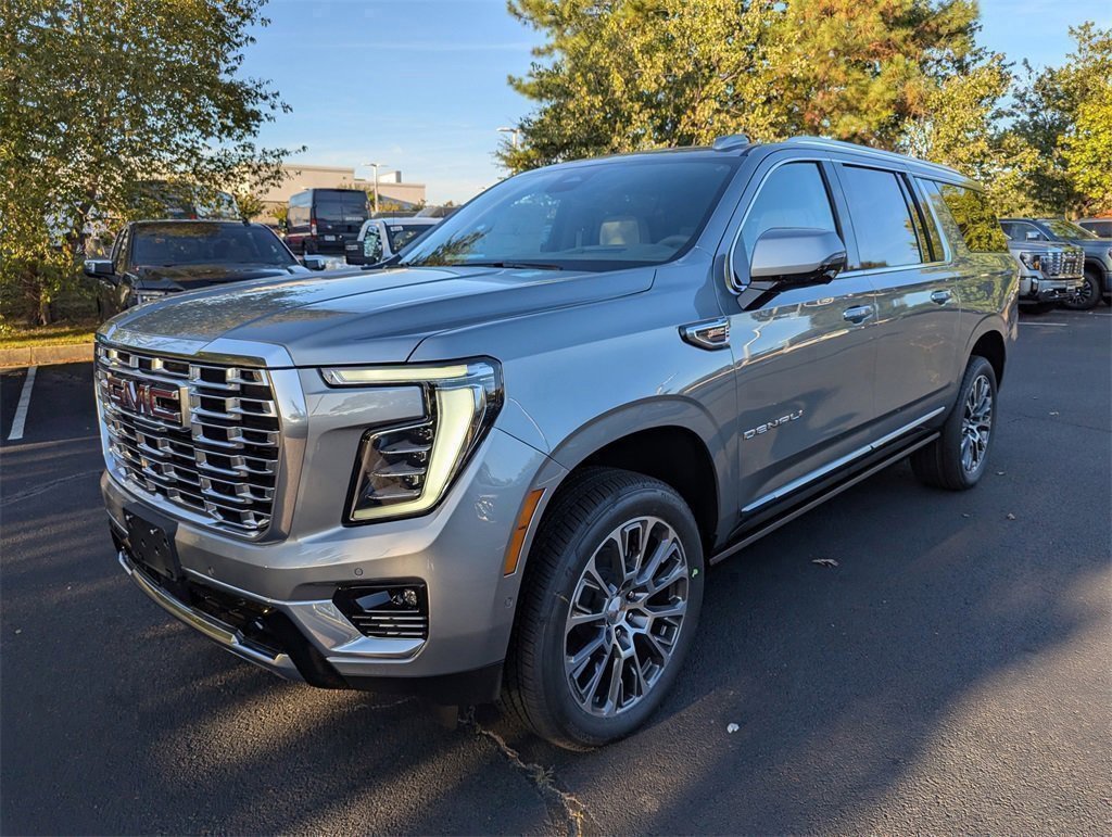 New 2026 GMC Yukon XL Denali w/ Denali Reserve Package image 4