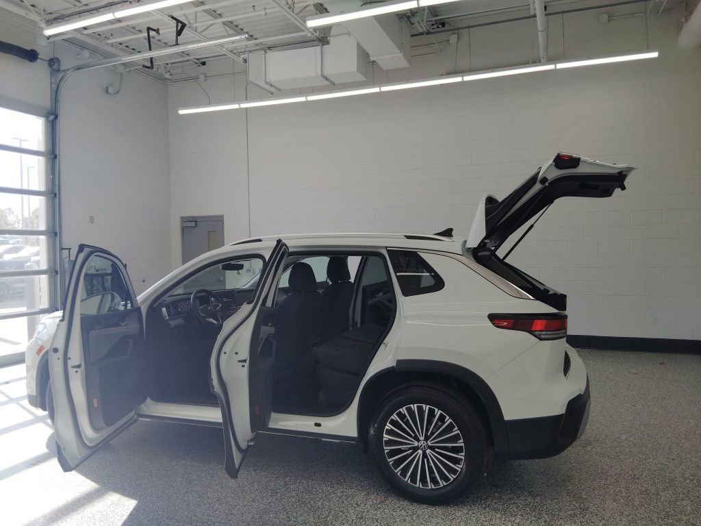 New 2026 Volkswagen Tiguan S FWD image 18