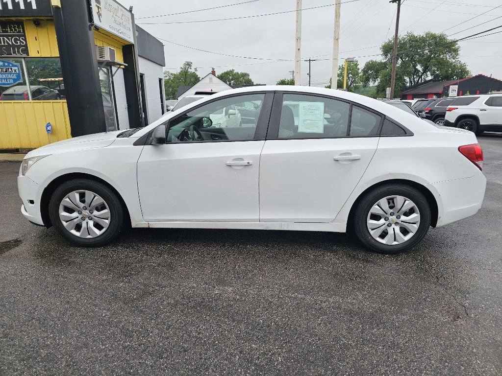 Used 2014 Chevrolet Cruze LS FWD image 11