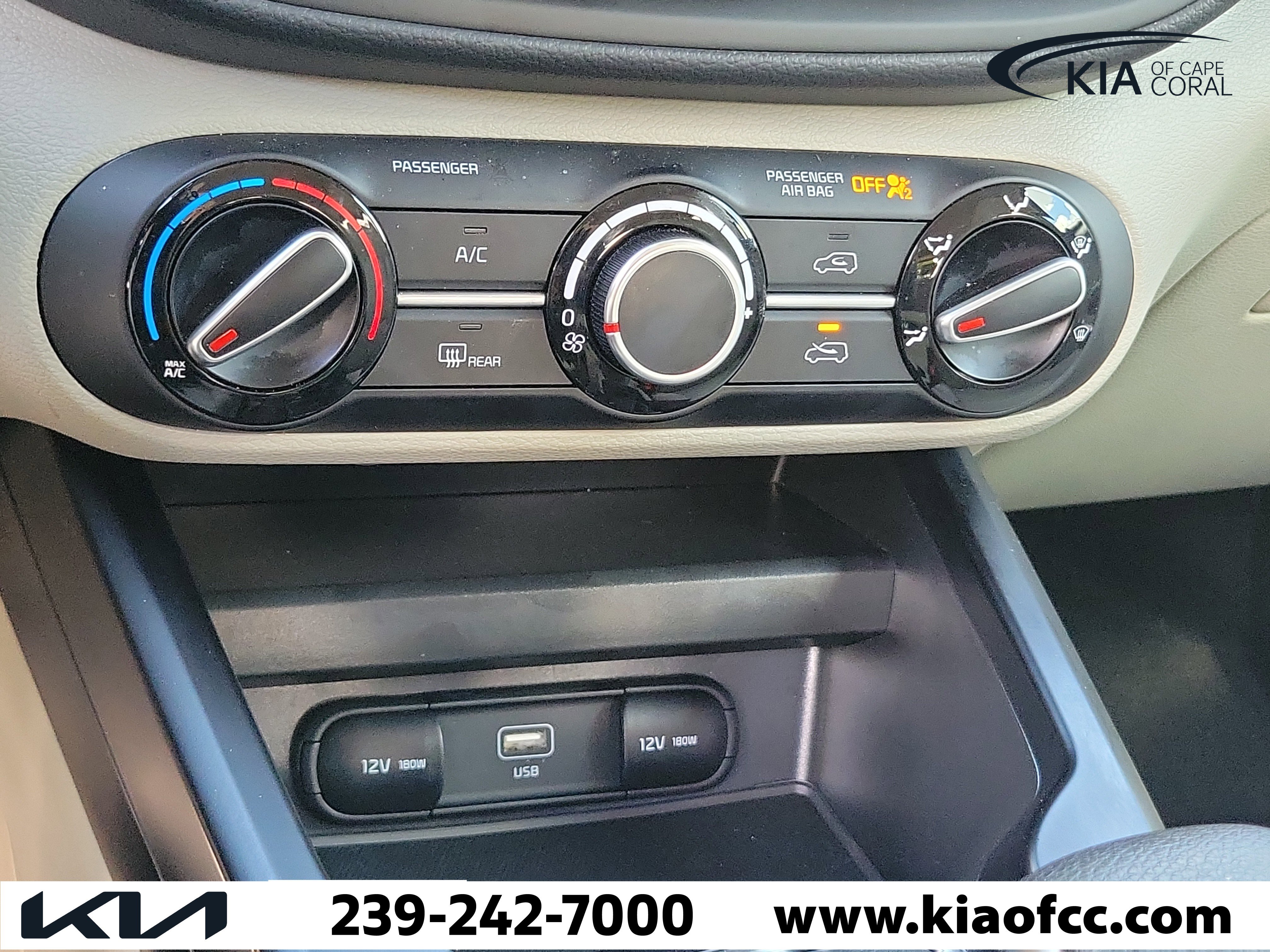 Certified 2025 Kia Soul LX w/ LX Technology Package image 28