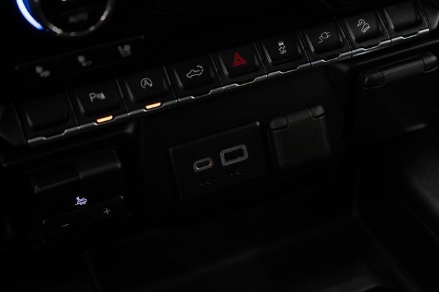 Used 2021 Chevrolet Silverado 1500 LTZ image 32