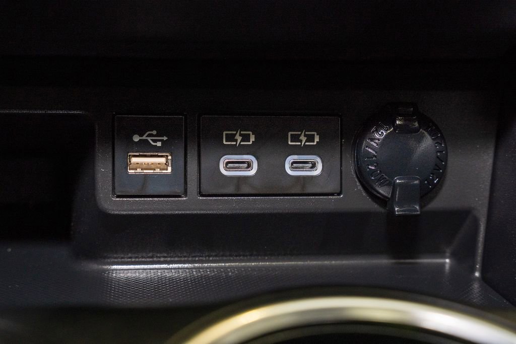 Used 2023 Toyota Highlander XLE image 19