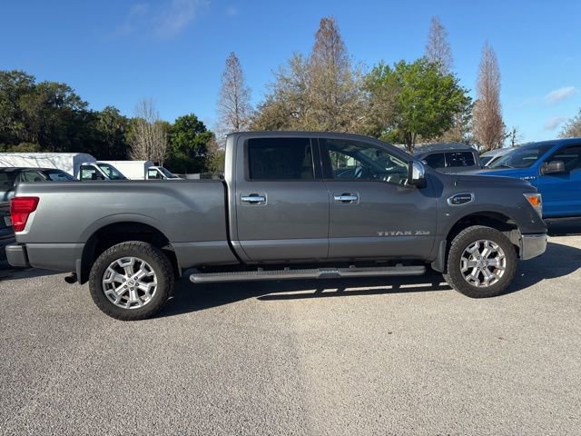 Used 2017 Nissan Titan SL image 4