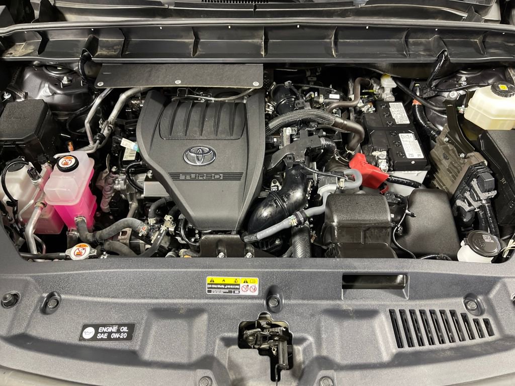 Certified 2025 Toyota Highlander XSE image 9