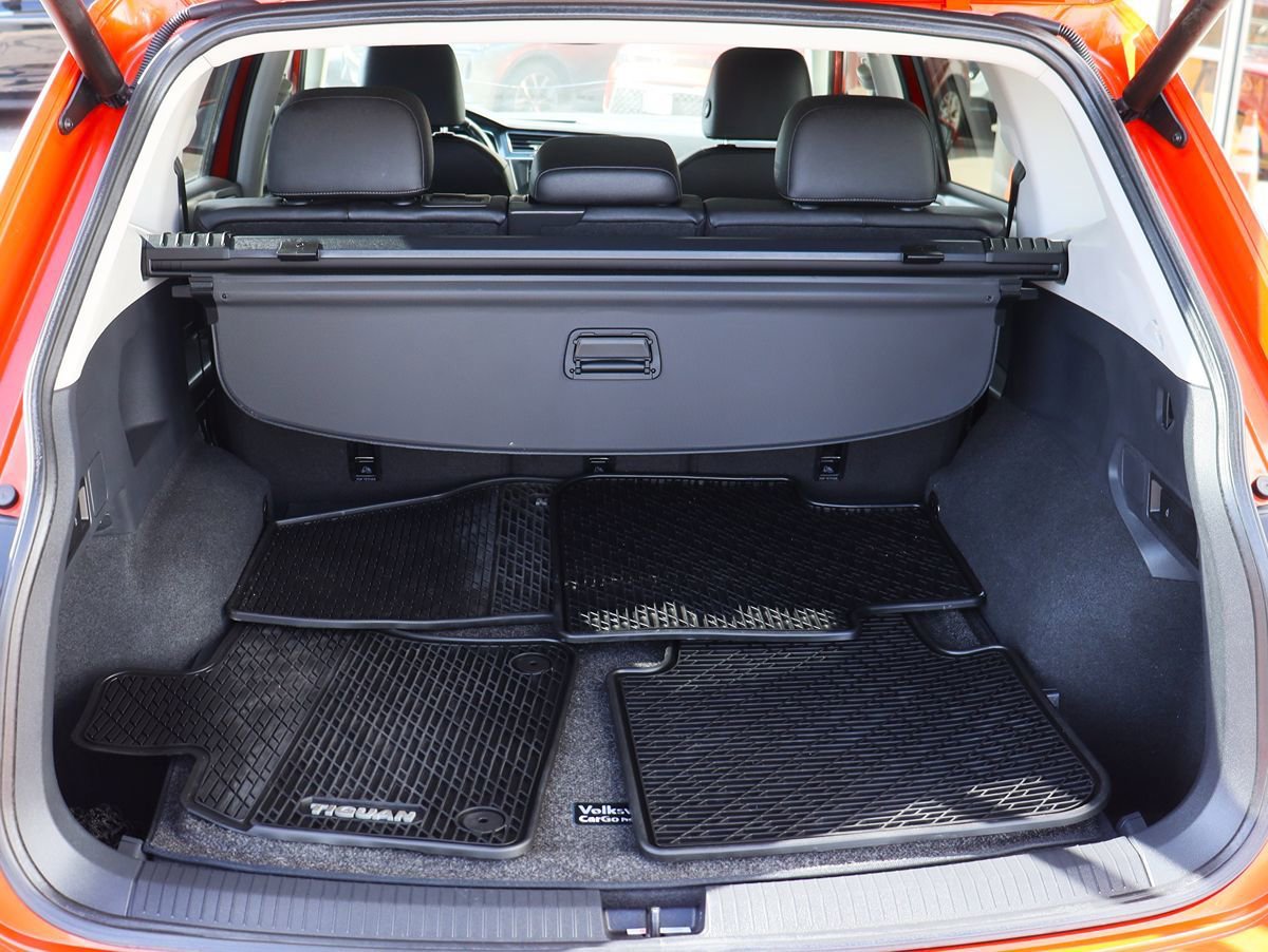 Used 2019 Volkswagen Tiguan SEL AWD/4WD image 23