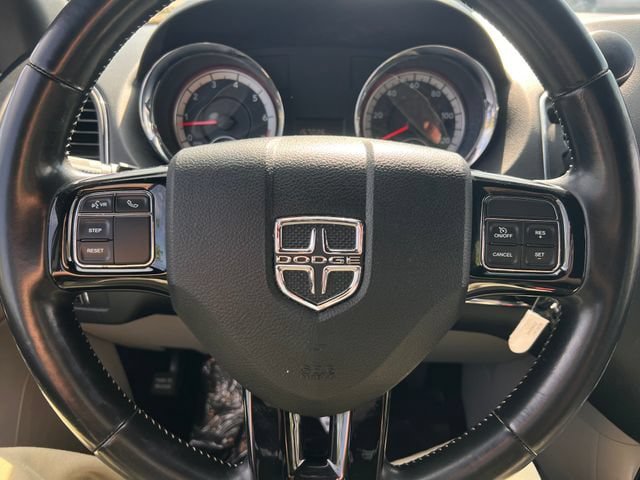 Used 2019 Dodge Grand Caravan SXT FWD image 19