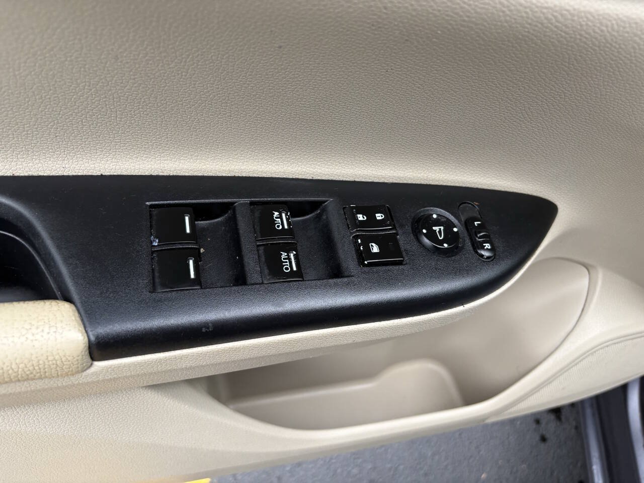 Used 2015 Honda Accord Hybrid Sedan image 25