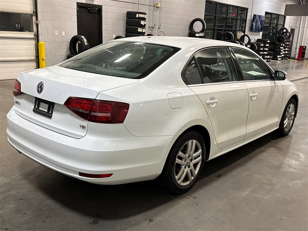 Used 2017 Volkswagen Jetta S image 4