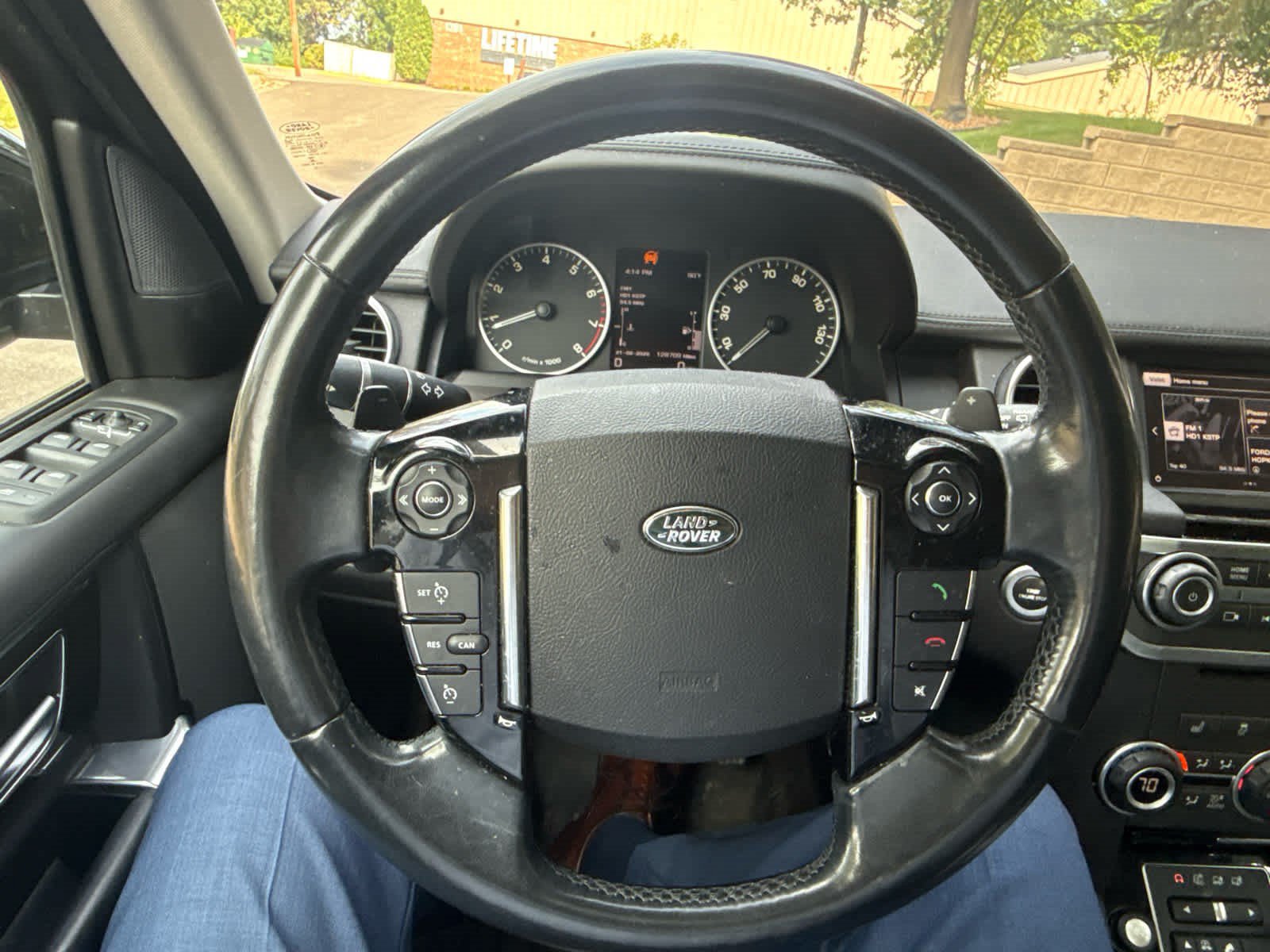 Used 2016 Land Rover LR4 HSE LUX AWD/4WD image 15