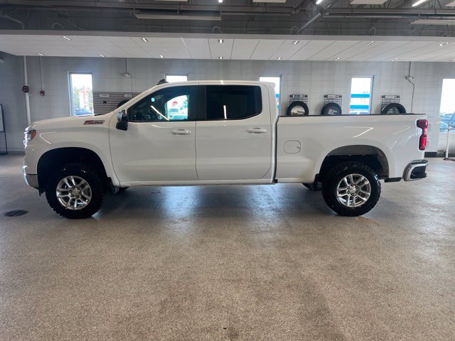 Used 2024 Chevrolet Silverado 1500 LT w/ Z71 Off-Road Package AWD/4WD image 8