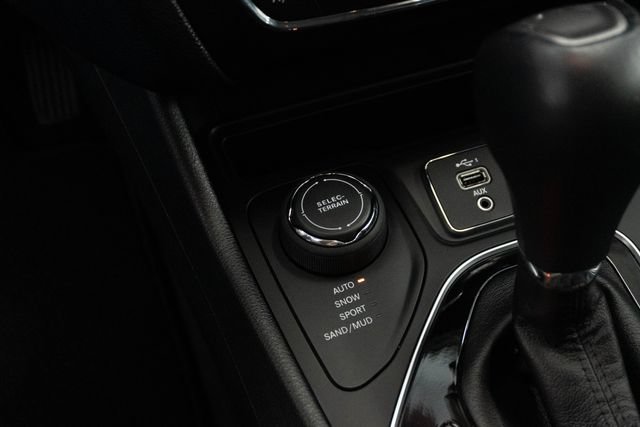 Used 2023 Jeep Cherokee Altitude Lux AWD/4WD image 11