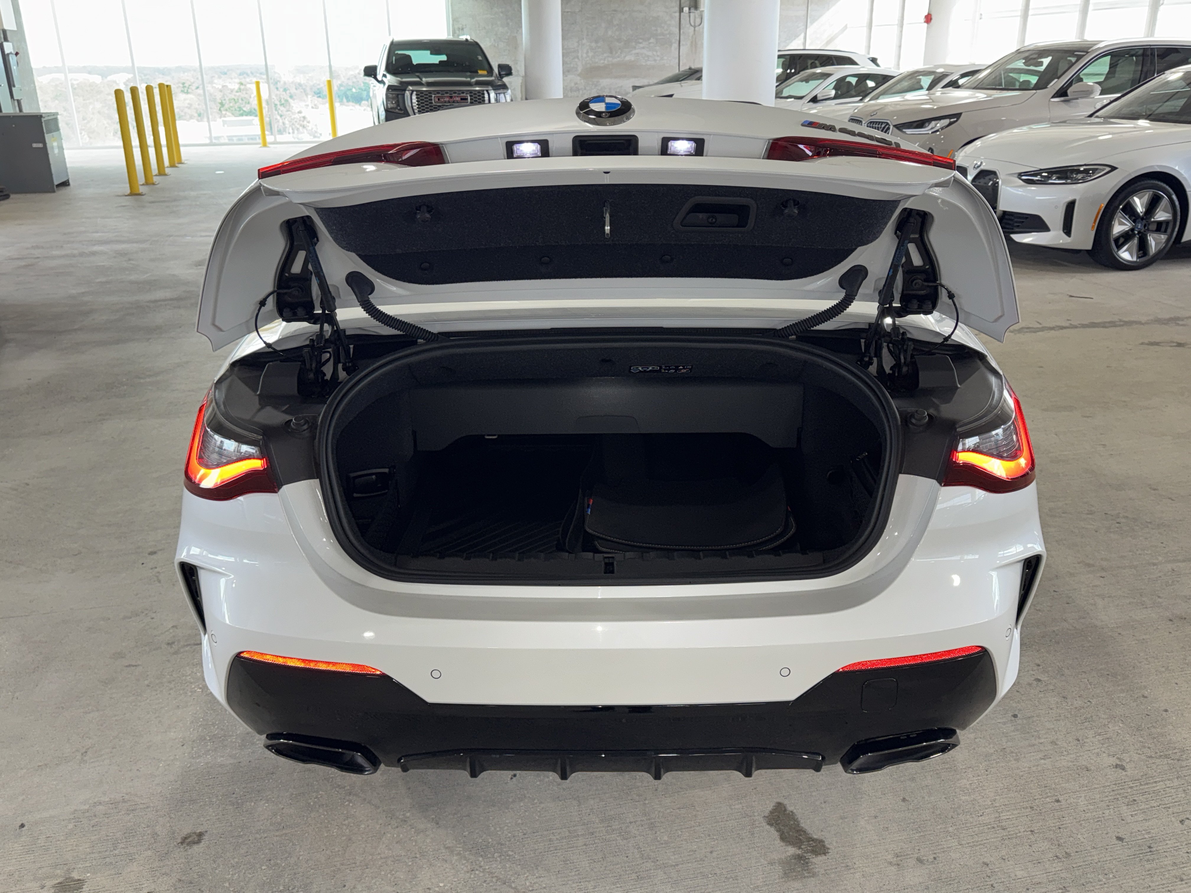 Used 2023 BMW M440i Convertible w/ Premium Package RWD image 4