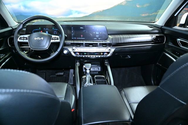 Used 2025 Kia Telluride EX w/ EX Captain's Chair Package image 47