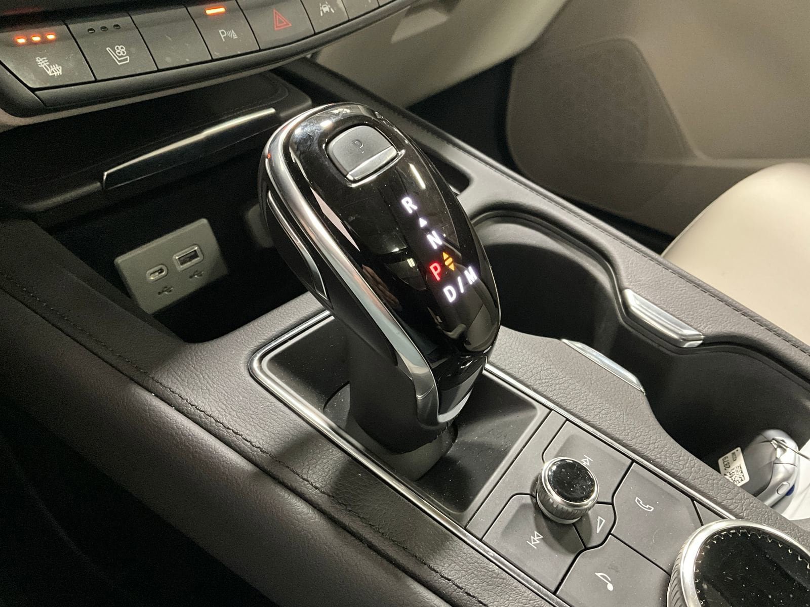 Used 2021 Cadillac XT4 Premium Luxury AWD/4WD image 15
