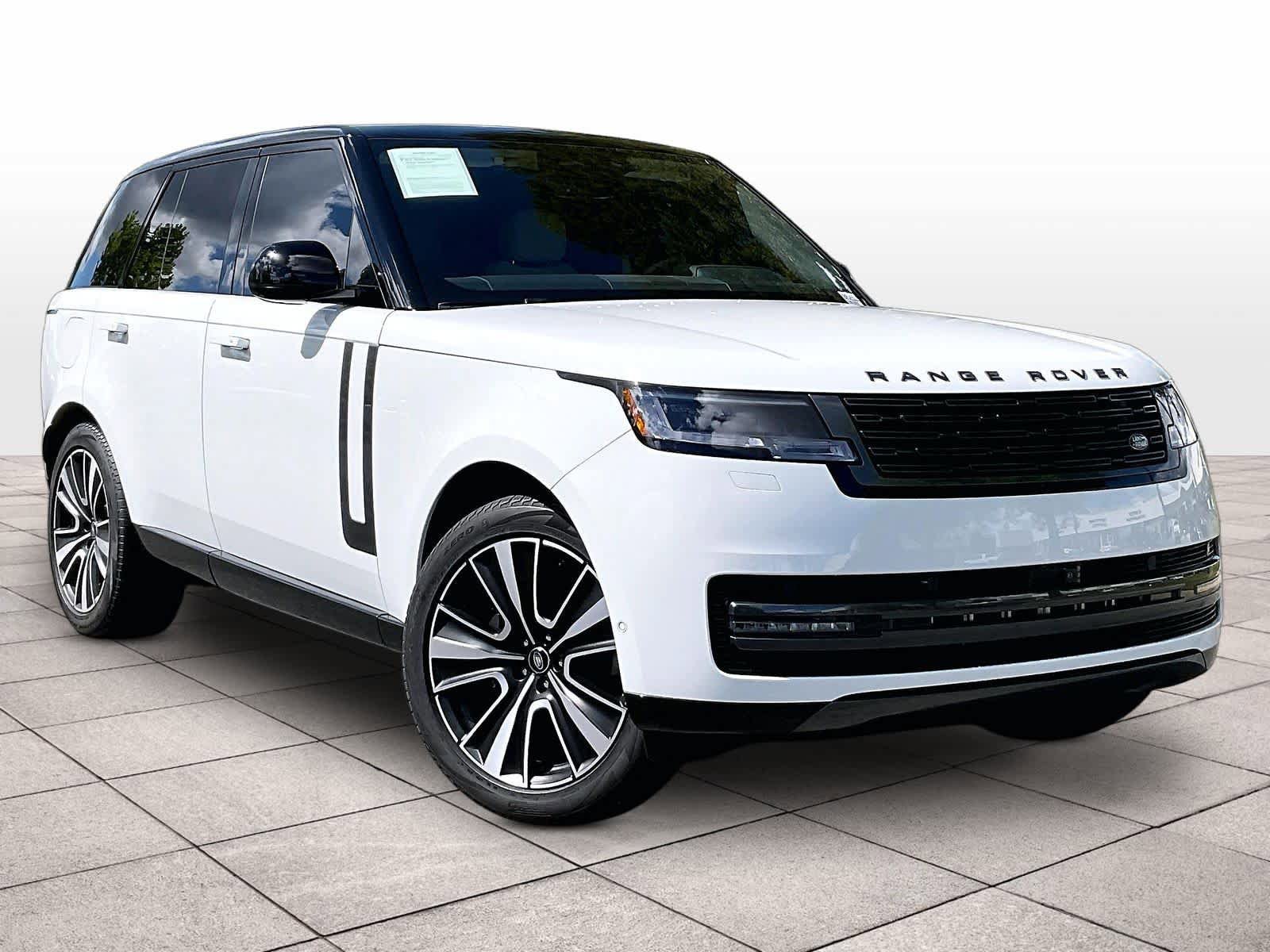 Used 2025 Land Rover Range Rover SE AWD/4WD image 2