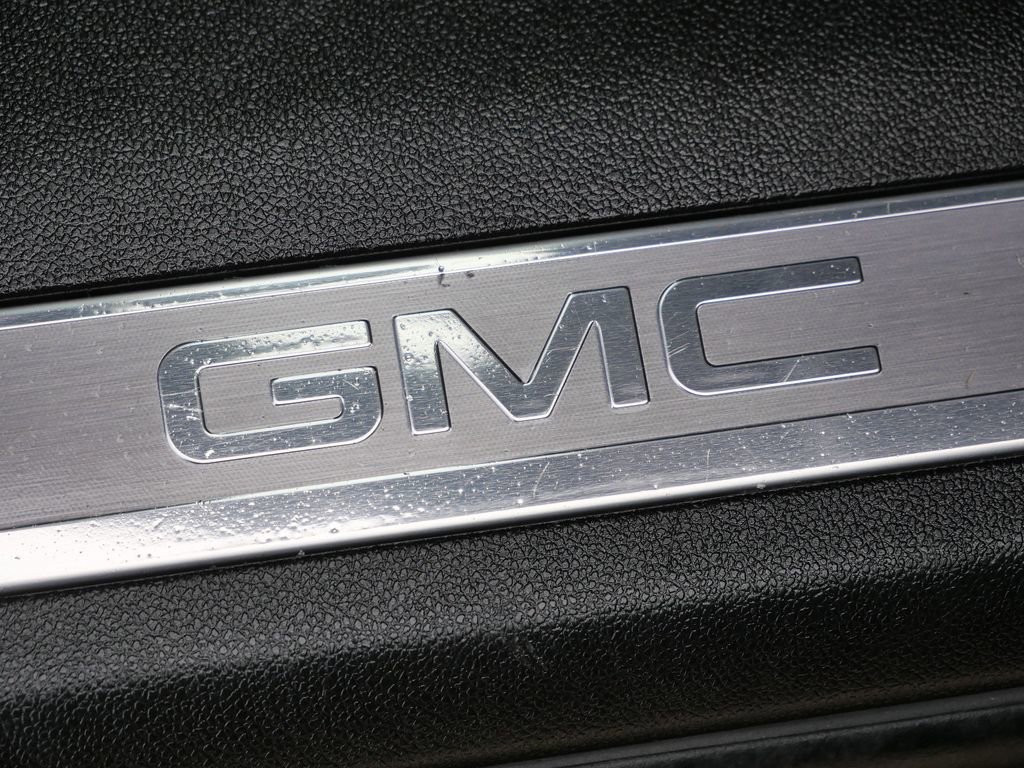 Used 2022 GMC Yukon XL SLT w/ SLT Premium Package image 21