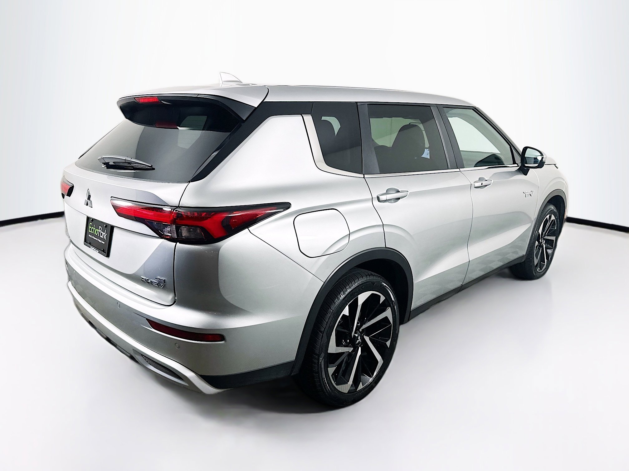 Used 2024 Mitsubishi Outlander 4WD Plug-In Hybrid image 9