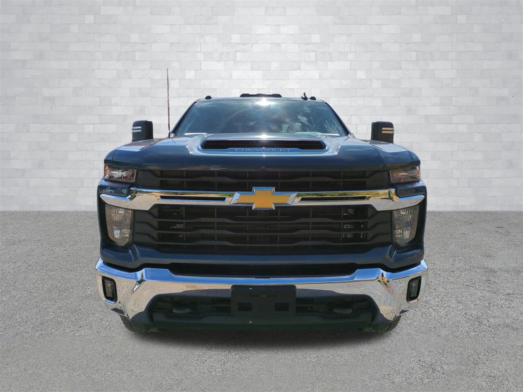 Used 2025 Chevrolet Silverado 2500 LT image 9