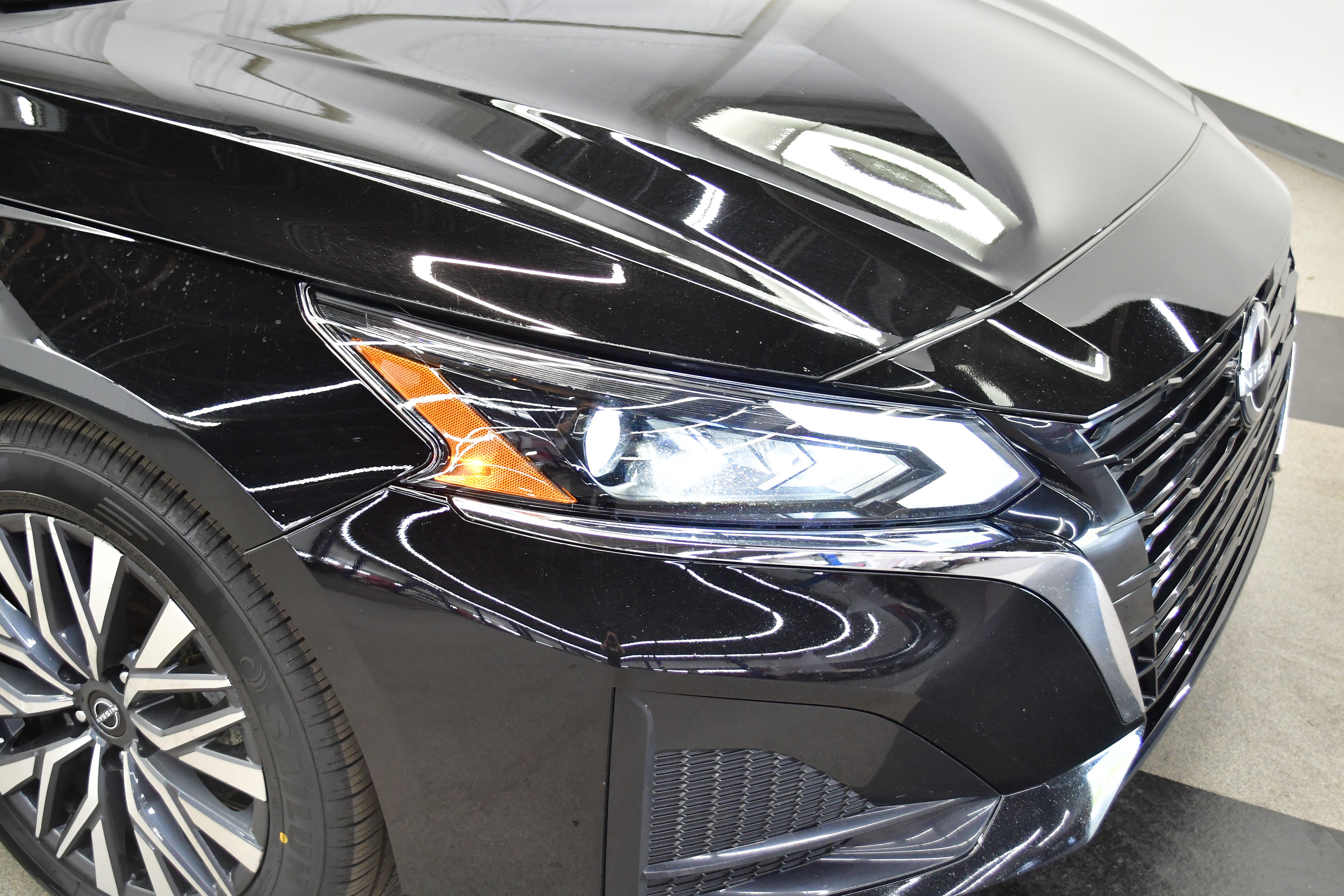 Used 2025 Nissan Altima 2.5 SV FWD image 31