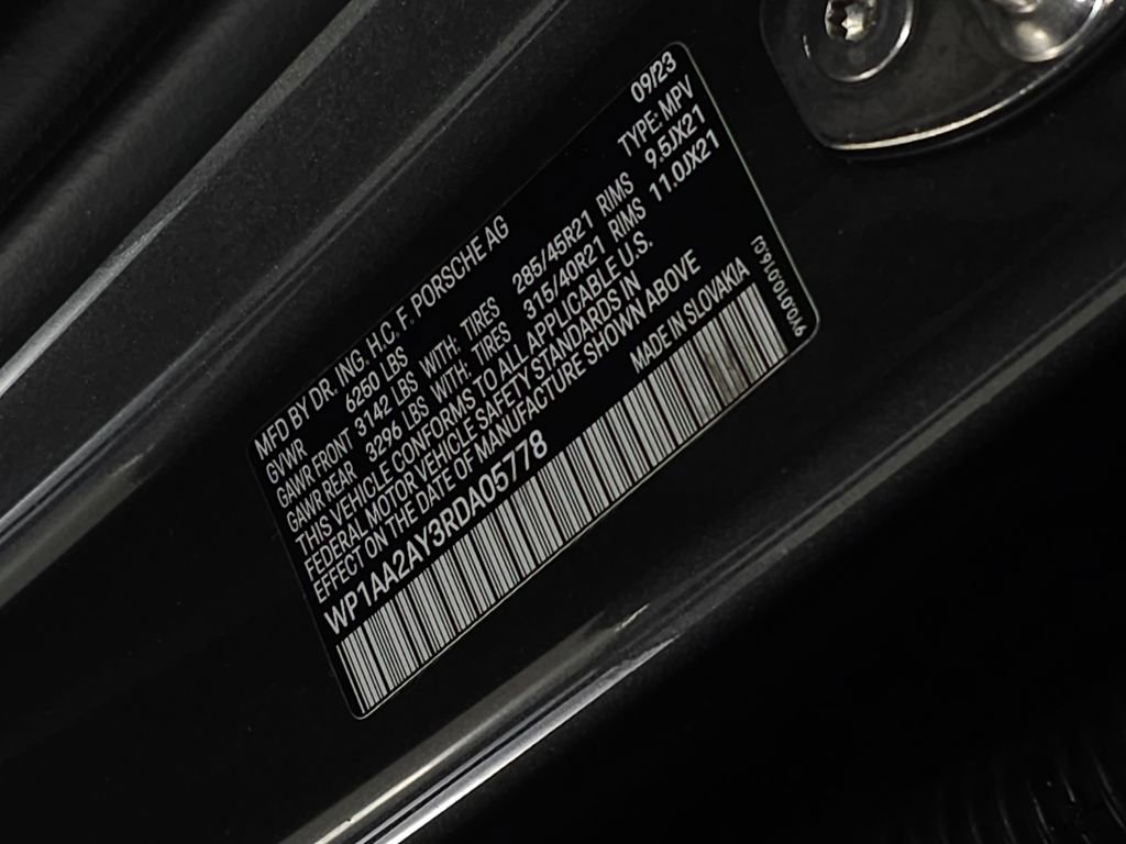 Used 2024 Porsche Cayenne AWD/4WD image 42
