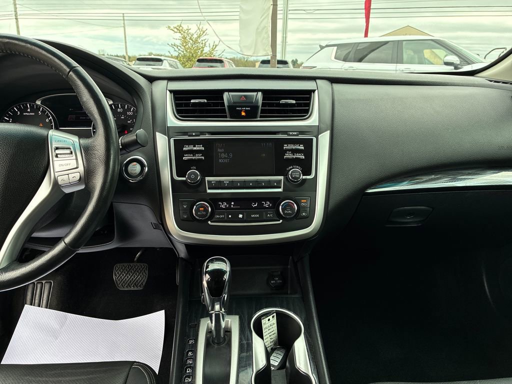 Used 2017 Nissan Altima 2.5 SL w/ Moonroof Package FWD image 22