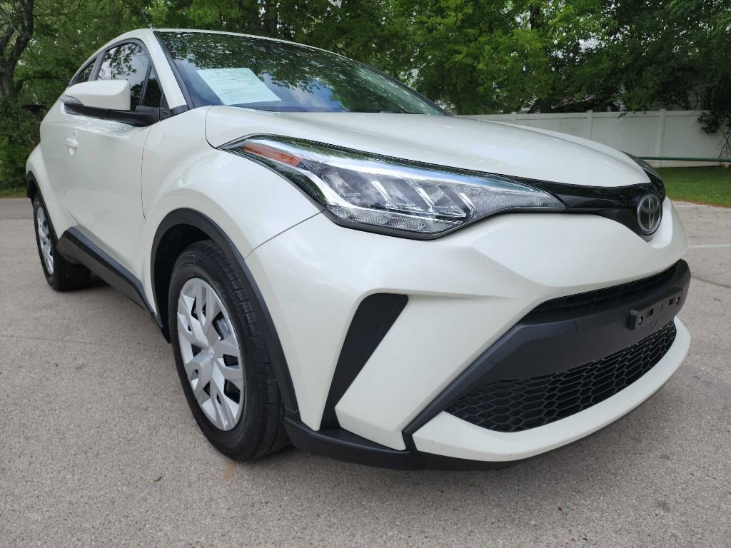 Used 2021 Toyota C-HR LE FWD image 1