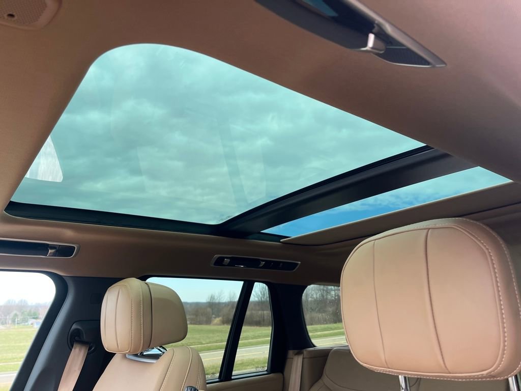 New 2026 Land Rover Range Rover SE image 18