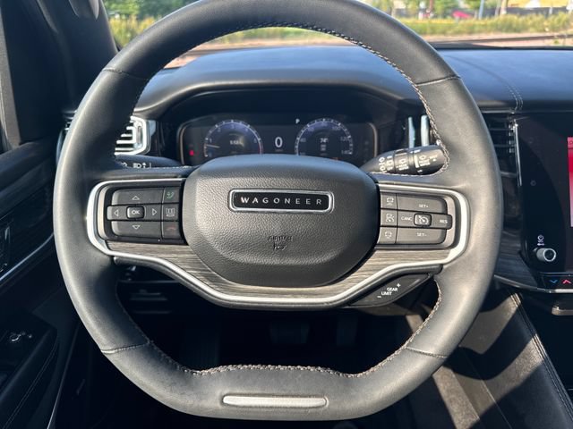 Used 2023 Jeep Wagoneer L Series III w/ Premium Group I AWD/4WD image 15