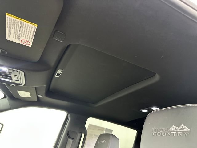 Used 2022 Chevrolet Silverado 2500 High Country w/ Z71 Off-Road Package image 12
