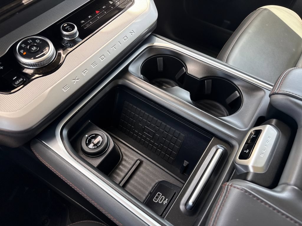 Certified 2025 Ford Expedition Active RWD image 26