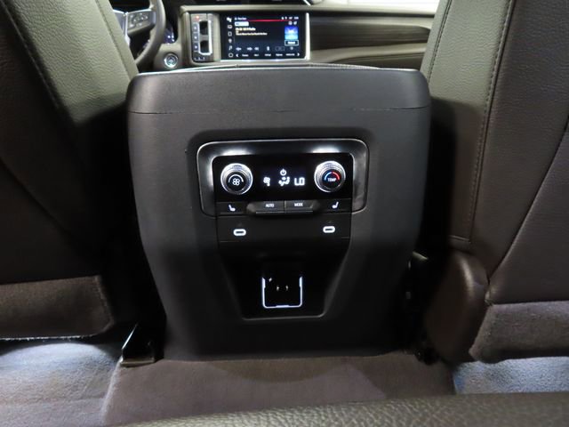 Used 2024 GMC Yukon XL Denali image 27