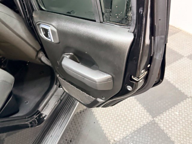 Certified 2025 Jeep Gladiator Sport AWD/4WD image 40